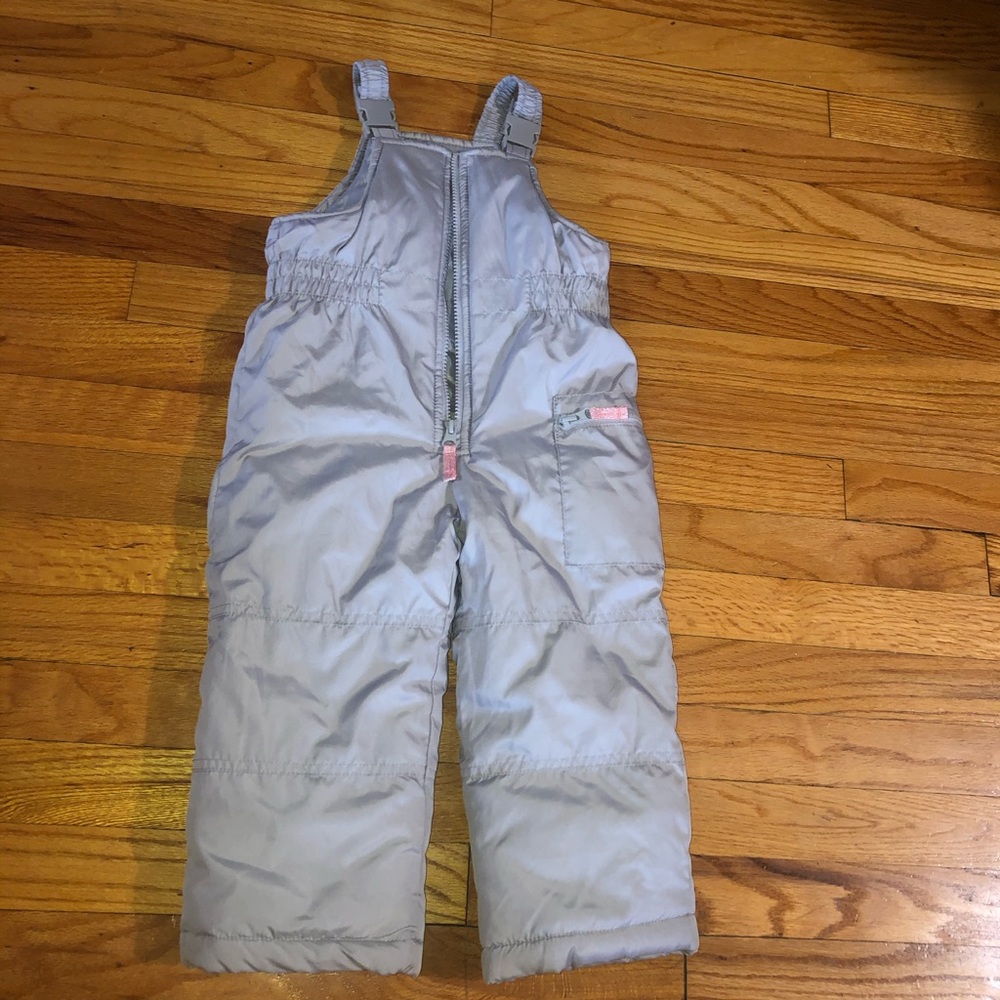 Carter’s girls grey snow pants with straps. Sz 3t
